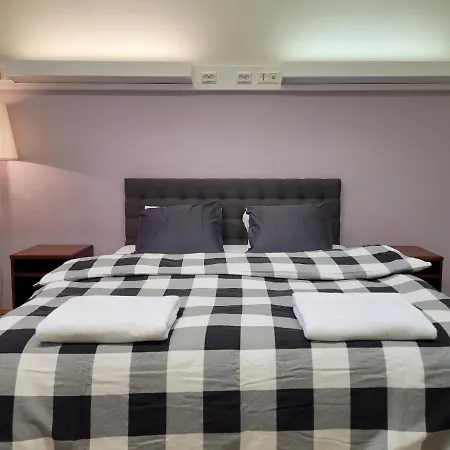 Hotel Qp *